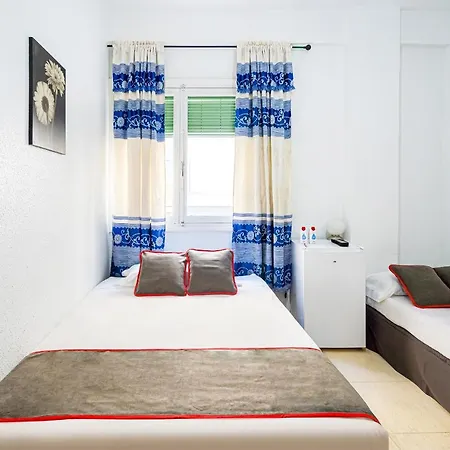 Ayuntamiento Hostel