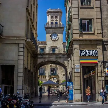 Ayuntamiento Hostel Alicante