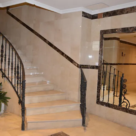 Ayuntamiento Hostel *