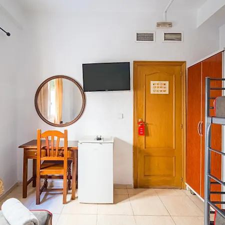 Ayuntamiento Hostel *